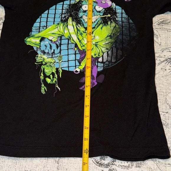 NWOT Motley Crue Graphic T-Shirt - Picture 4 of 7